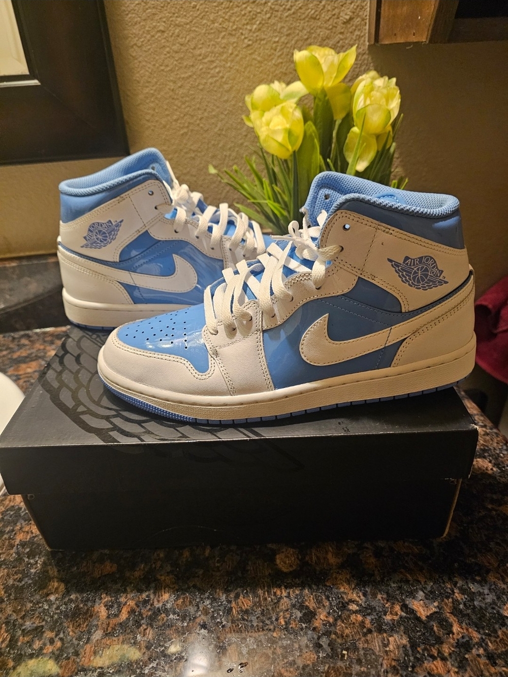 Jordan Mens Air Jordan 1 Mid — White & Light Blue